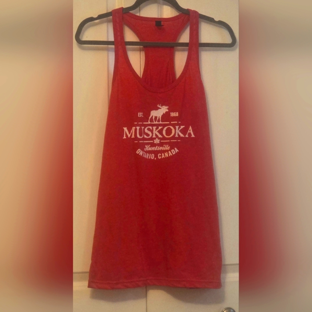 Muskoka Red Sleeveless Top Huntsville Ontario Canada Women's size Medium
